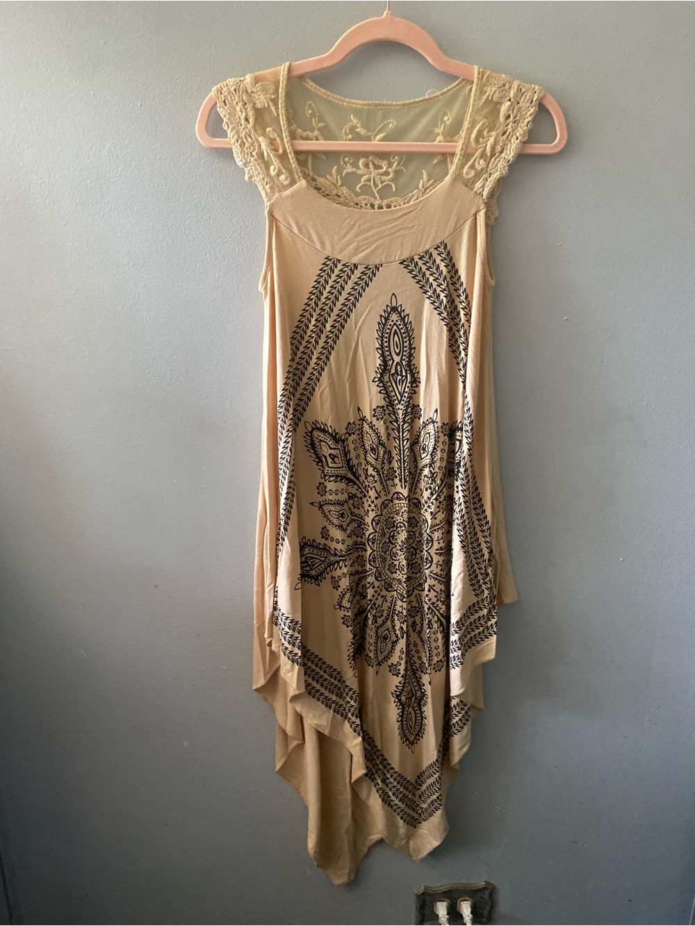 Beige Lace-Trim Handkerchief Hem Dress with Black Print